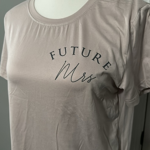 Future Mrs t-shirt - Large - Picture 2 of 4